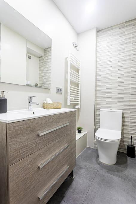 Precioso Piso Moderno: Terraza, A/C, Netflix, Wifi Apartment Valencia Exterior photo