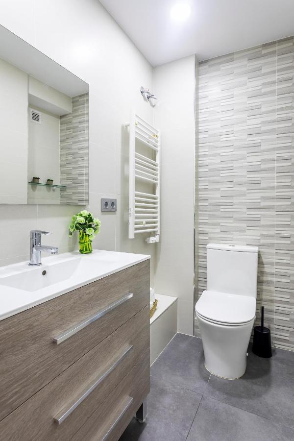 Precioso Piso Moderno: Terraza, A/C, Netflix, Wifi Apartment Valencia Exterior photo